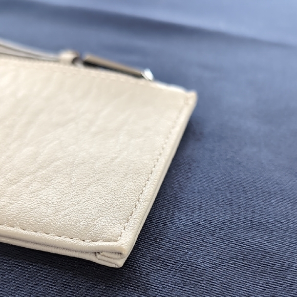 Jessica Simpson Cream Pouch - Picture 7 of 7